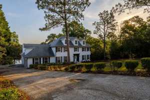 featured image of 405 Park Lake Cir #NA
