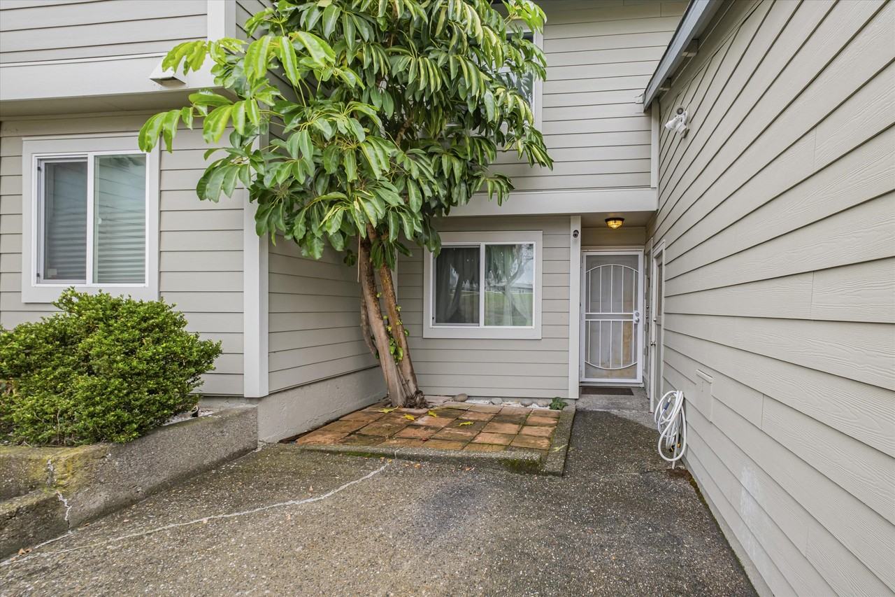 25059 Oakridge Ct #NA - Photo 2 of 27