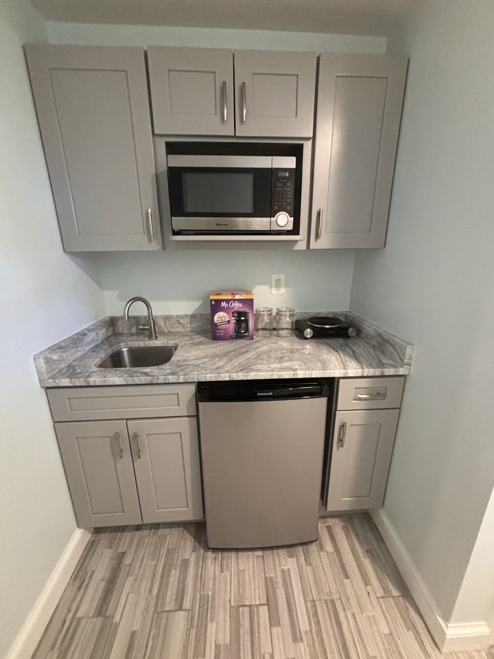 537 21st St Ne #NA - Photo 4 of 16