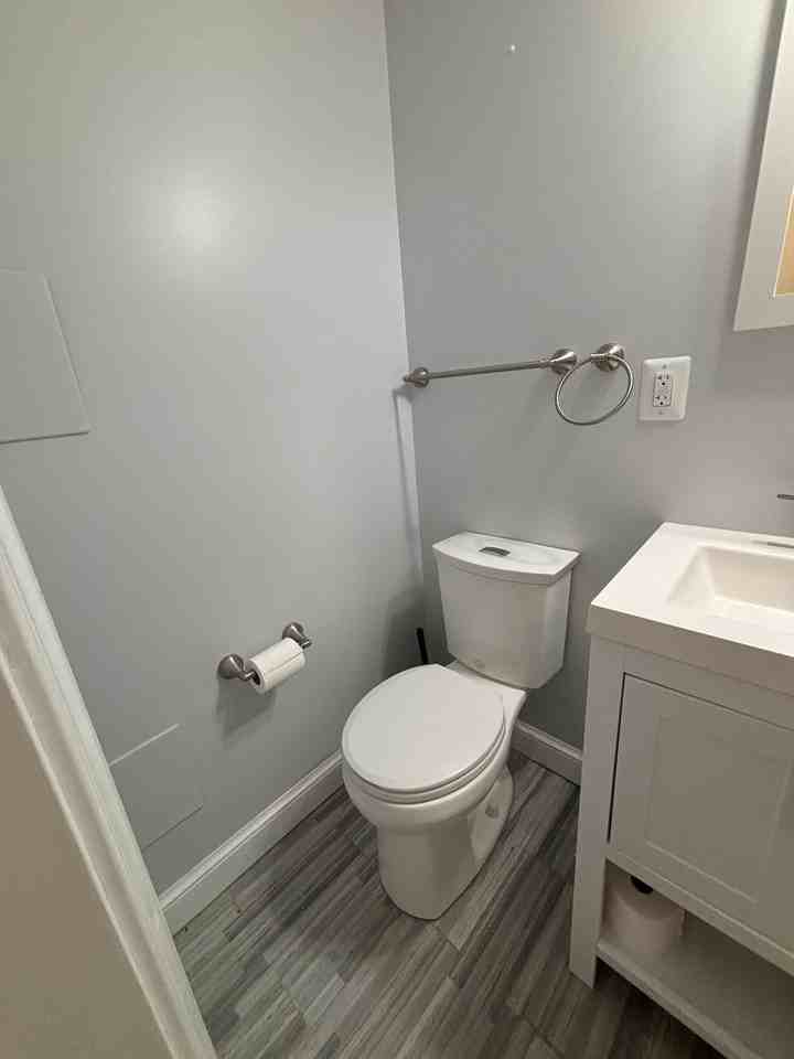 537 21st St Ne #NA - Photo 6 of 16