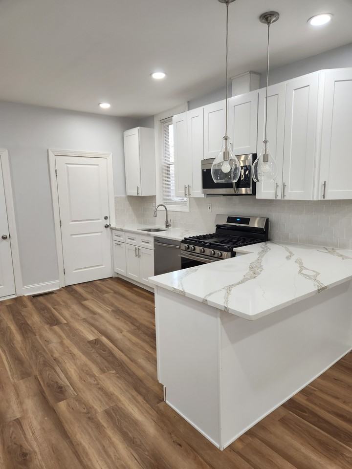 517 W 26th St #NA - Photo 4 of 19