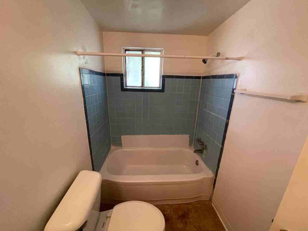 W Glenn St & N Balboa Ave