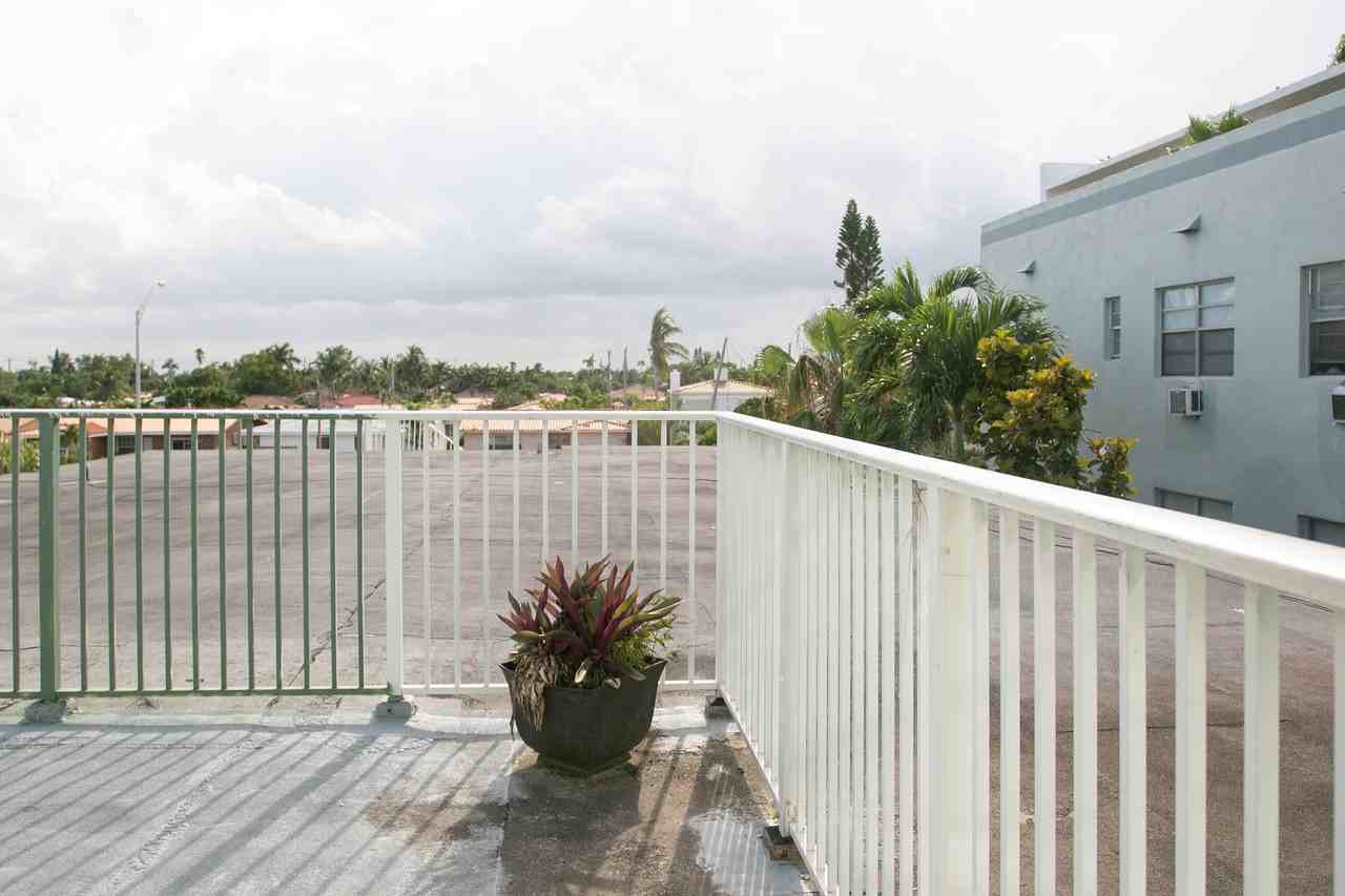 9056 Collins Ave #28 - Photo 4 of 17