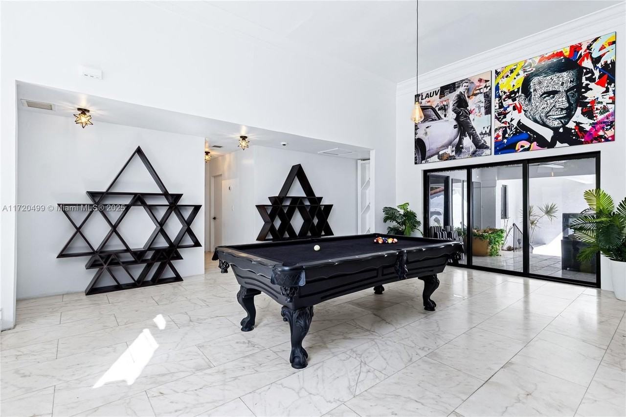 1061 Nw North River Dr - Photo 6 of 50