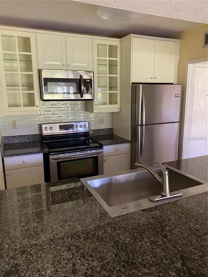 4121 Abbey Court #4121 - Photo 3 of 11