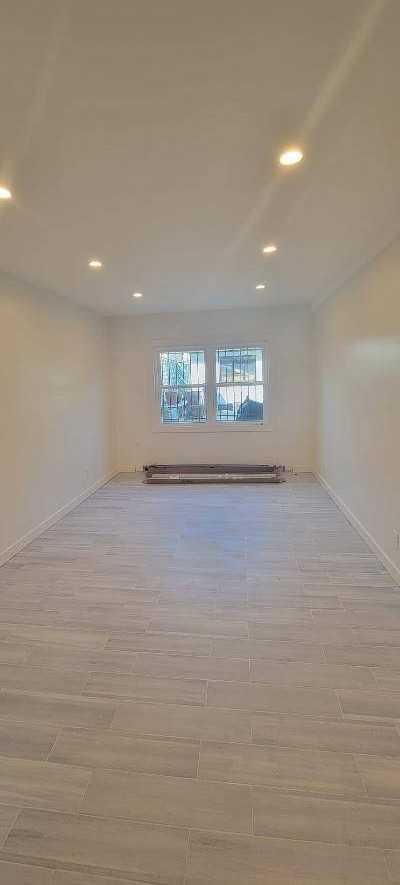 10135 95th St - Photo 4 of 7