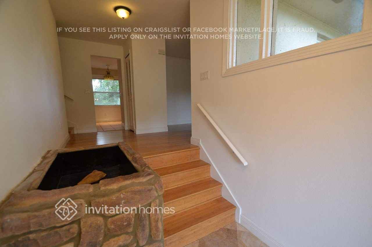 880 Chokecherry Dr - Photo 2 of 6