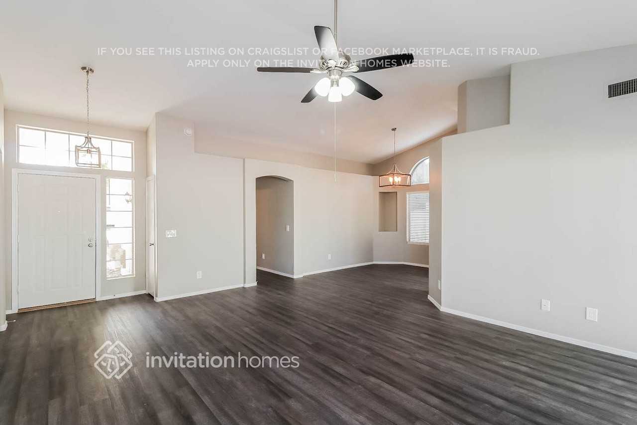 6116 E Colby St - Photo 2 of 16