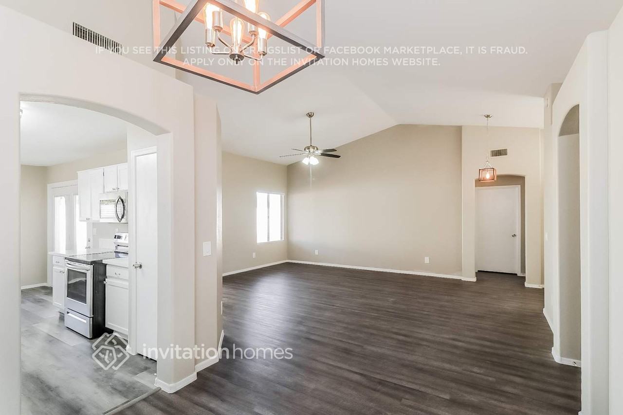 6116 E Colby St - Photo 4 of 16