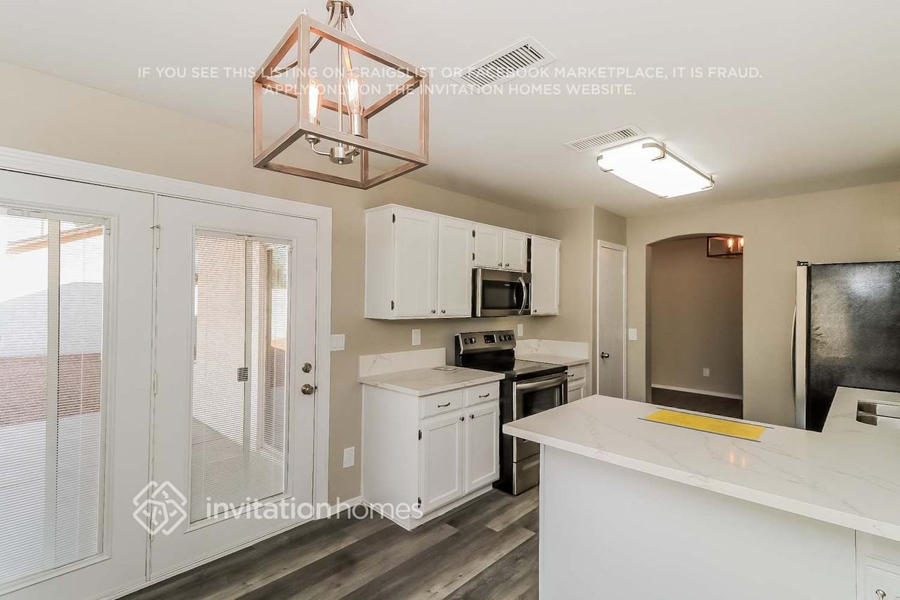 6116 E Colby St - Photo 5 of 16