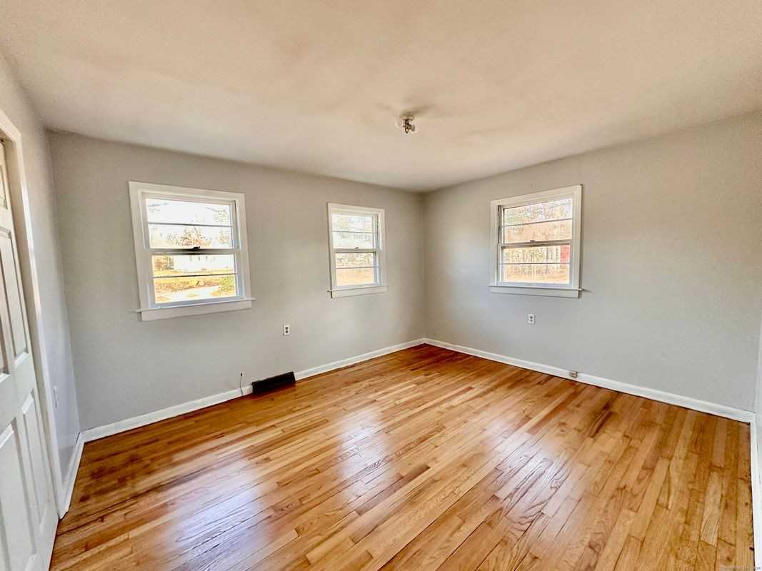 17 Park Dr - Photo 3 of 7