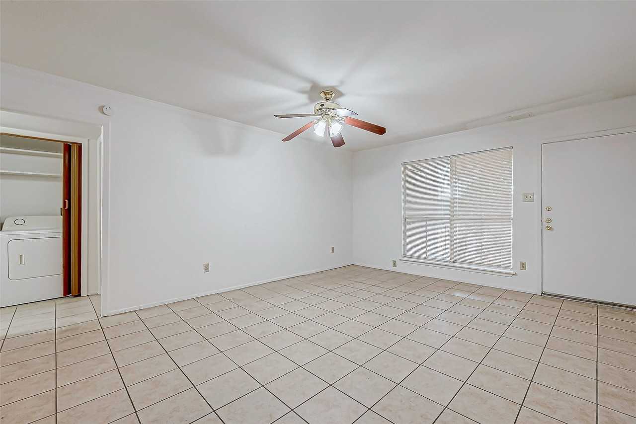 8201 Richmond Ave - Photo 5 of 38