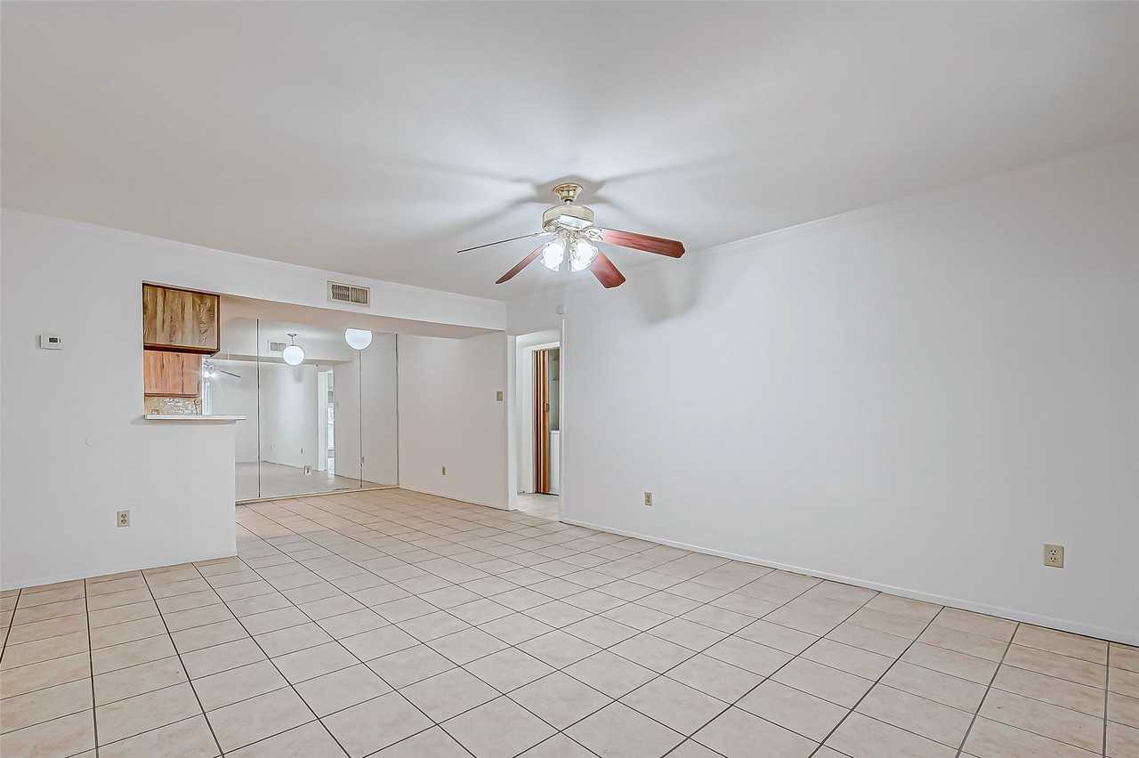 8201 Richmond Ave - Photo 6 of 38