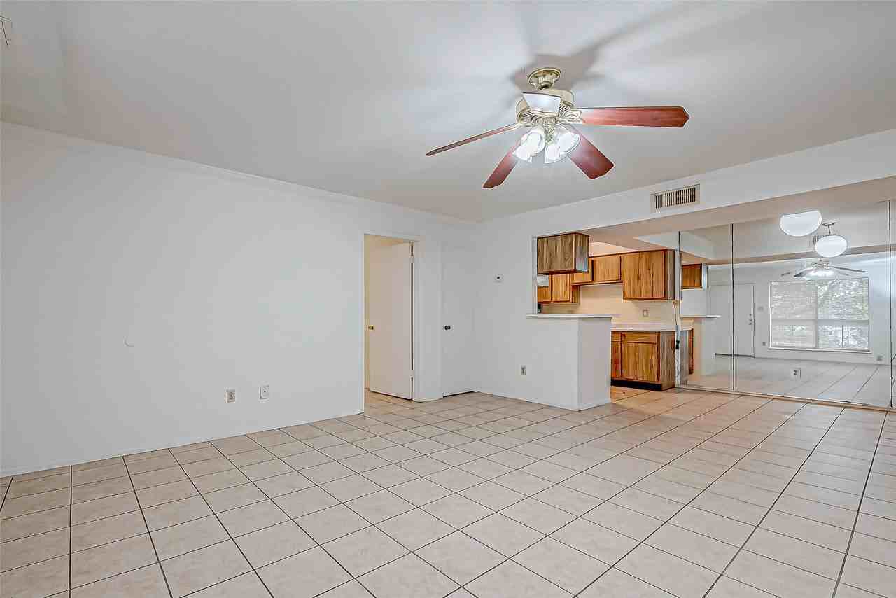 8201 Richmond Ave - Photo 7 of 38