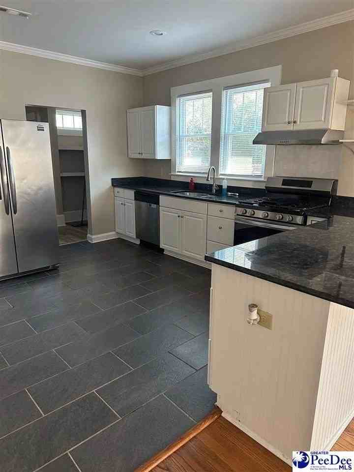 1213 Gregg Ave - Photo 7 of 20