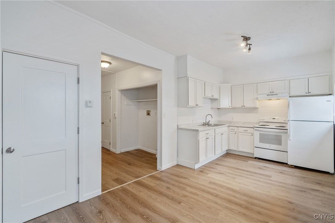 213 Buffalo St - Photo 5 of 16