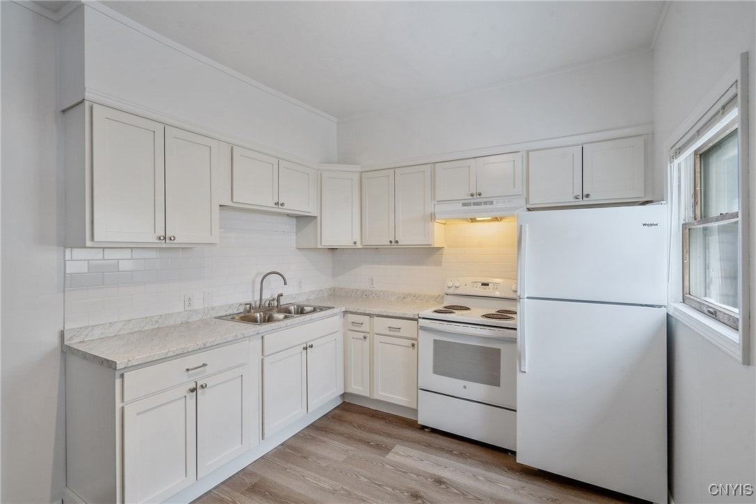 213 Buffalo St - Photo 6 of 16