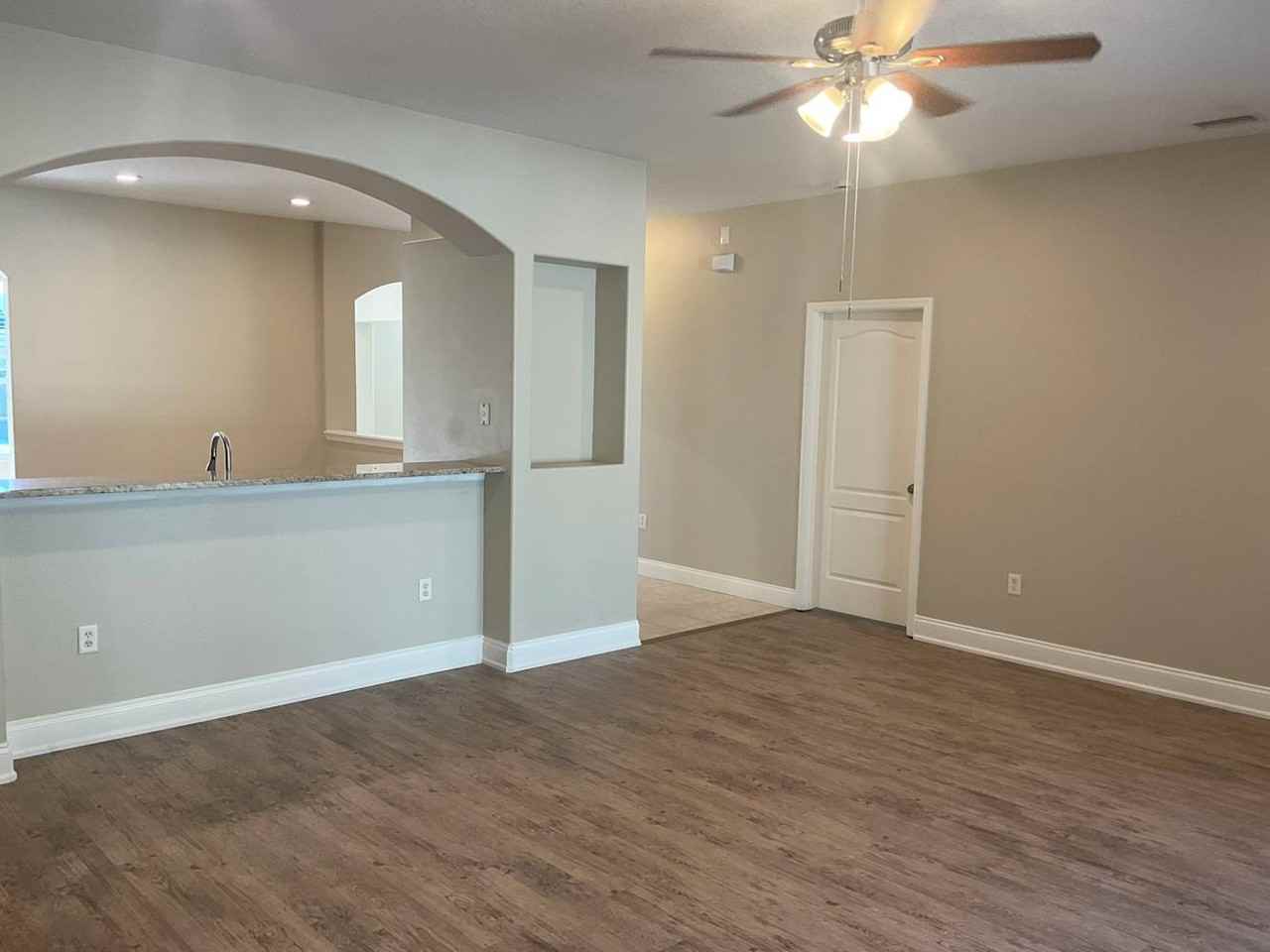 1730 Bridgeport Cir - Photo 2 of 16