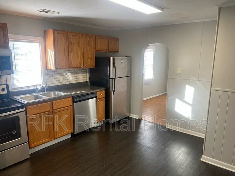 1291 Congress St - Photo 3 of 18