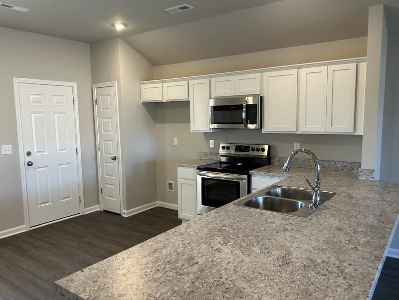 126 Broughton St - Photo 5 of 26