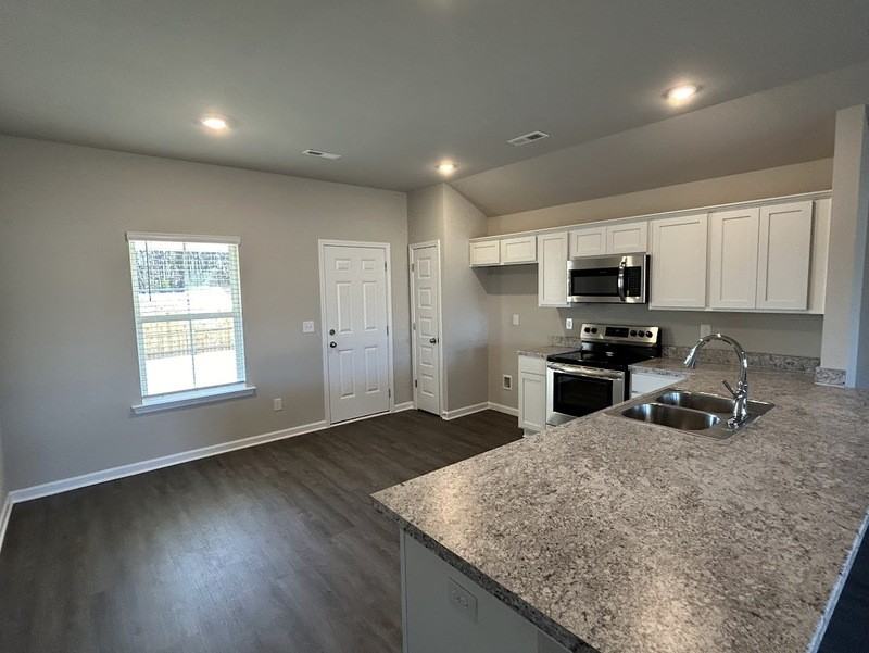 126 Broughton St - Photo 4 of 26