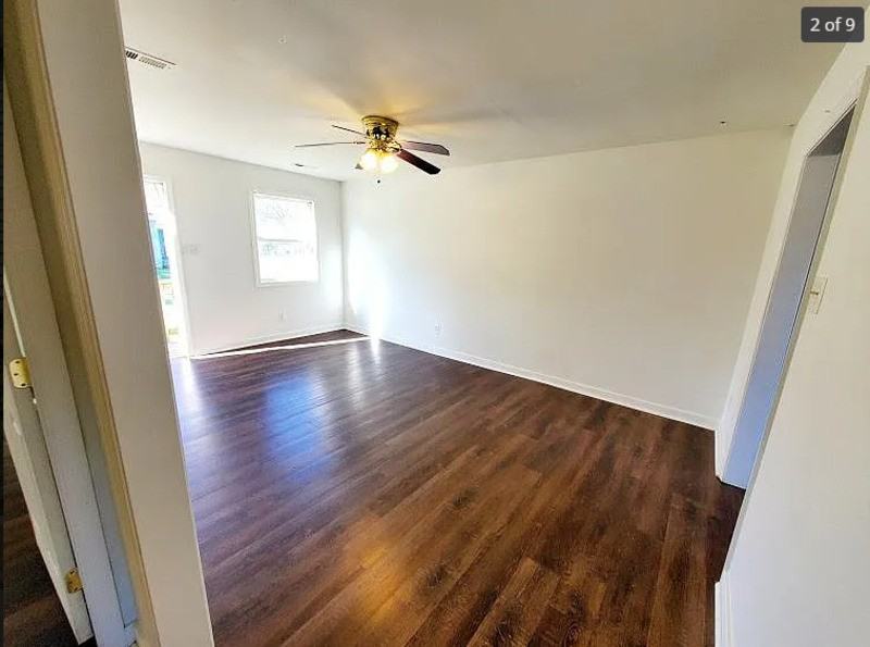 1004 E 16th St - Photo 2 of 10