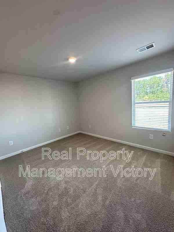 217 Driftwood Ln - Photo 2 of 14
