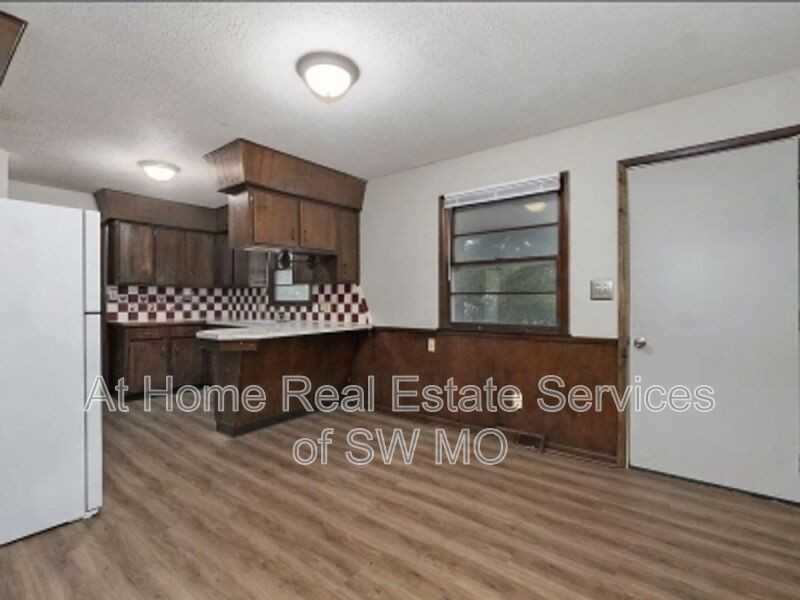 2013 N Fairway Ave - Photo 4 of 9