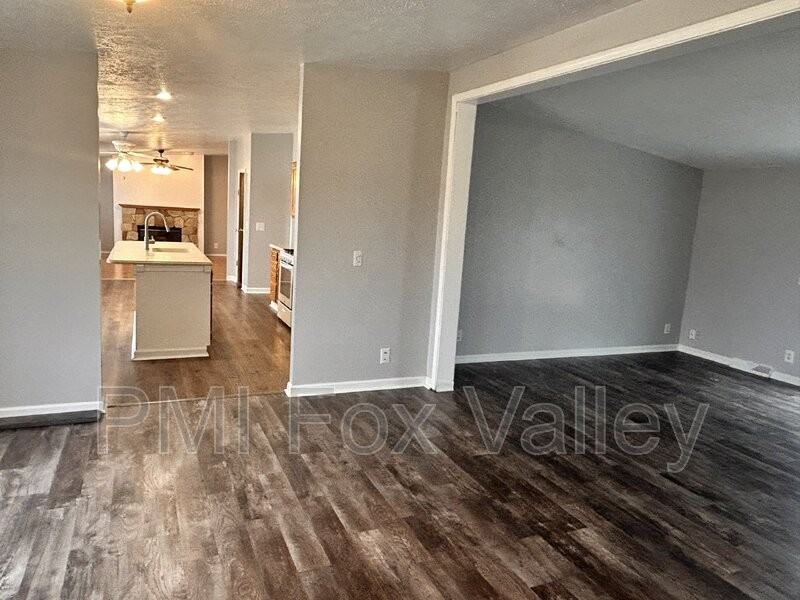 5024 Shamrock Way - Photo 2 of 31