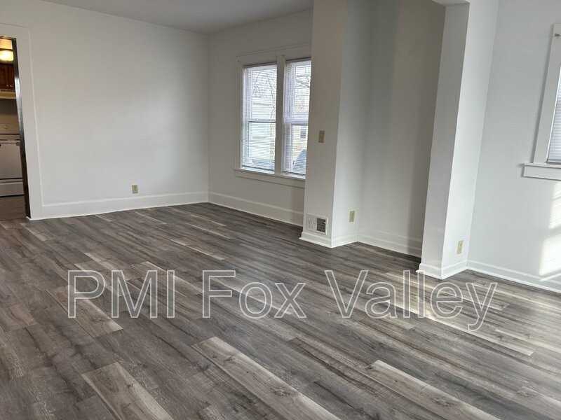 374 S Military Rd - Photo 3 of 23