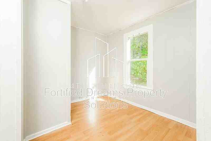 2009 Row Street - Photo 2 of 18