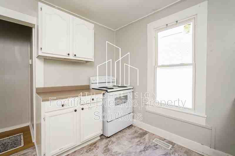 2009 Row Street - Photo 5 of 18