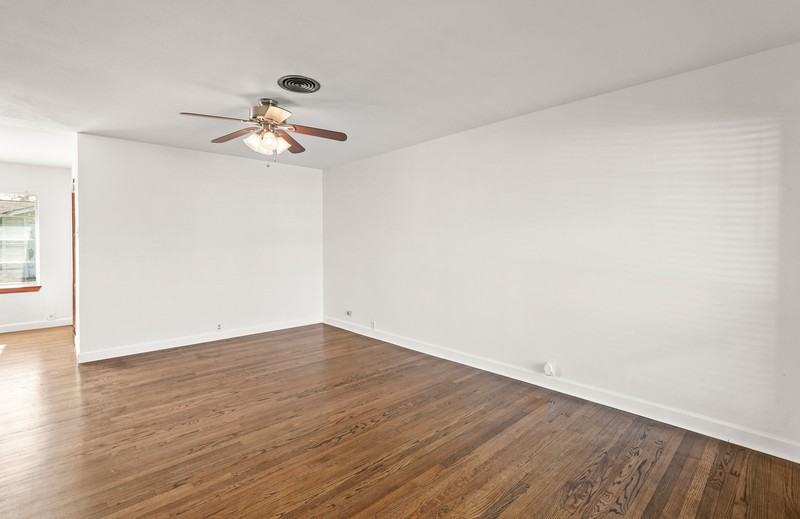 1207 Stonecrest Dr - Photo 5 of 35