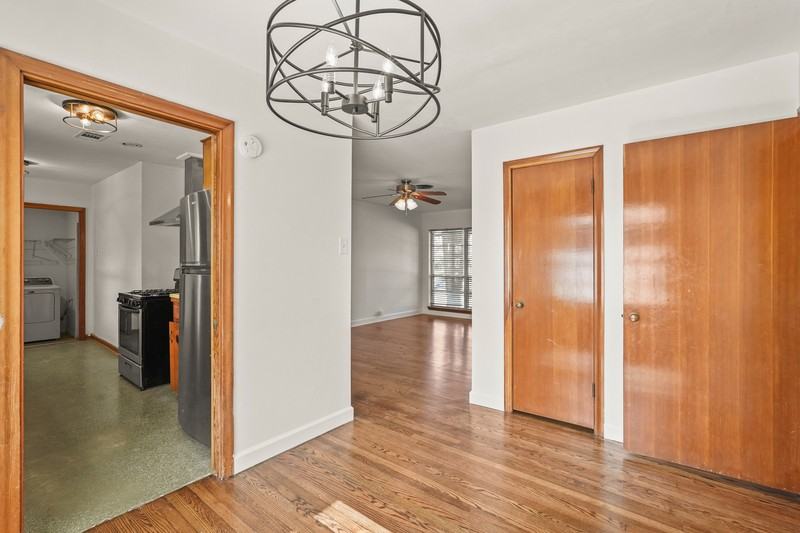 1207 Stonecrest Dr - Photo 7 of 35