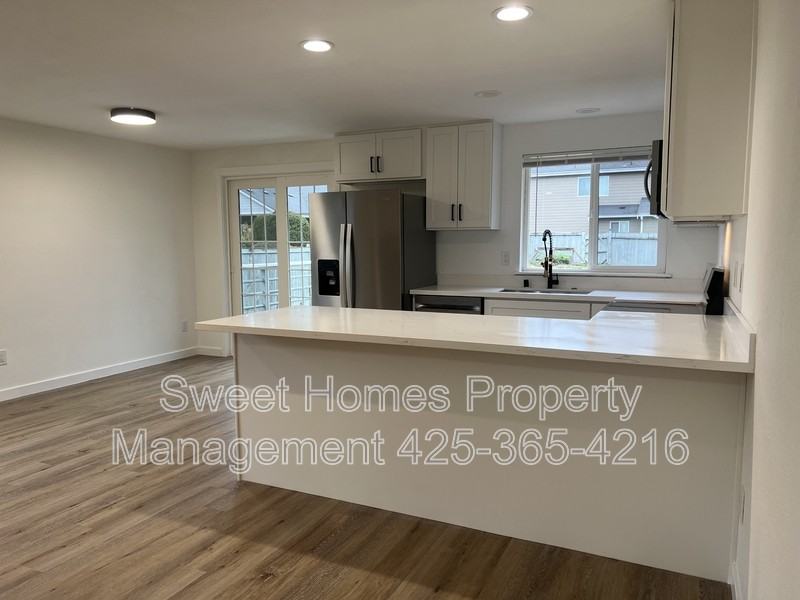 15115 115th Avenue Ct E - Photo 4 of 17