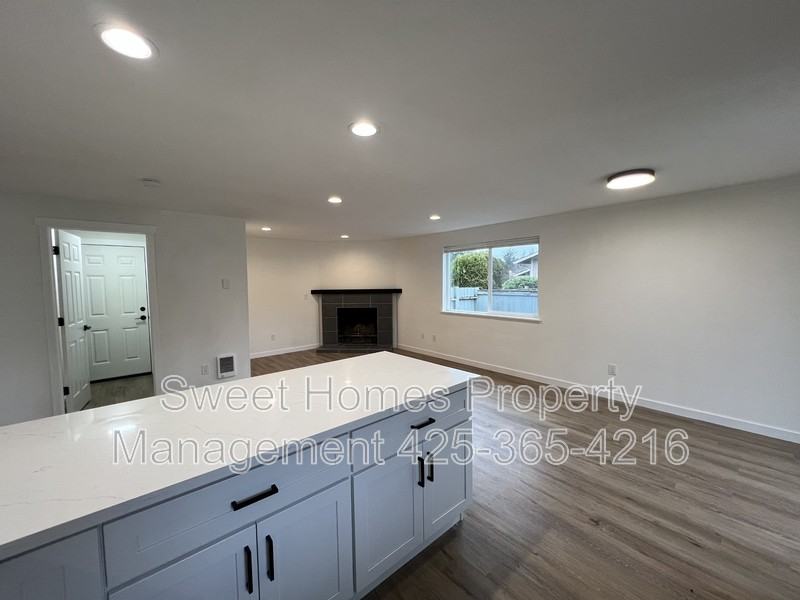 15115 115th Avenue Ct E - Photo 6 of 17