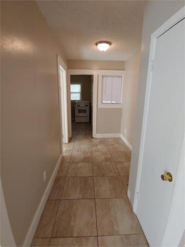 940 6th St N - Photo 7 of 13