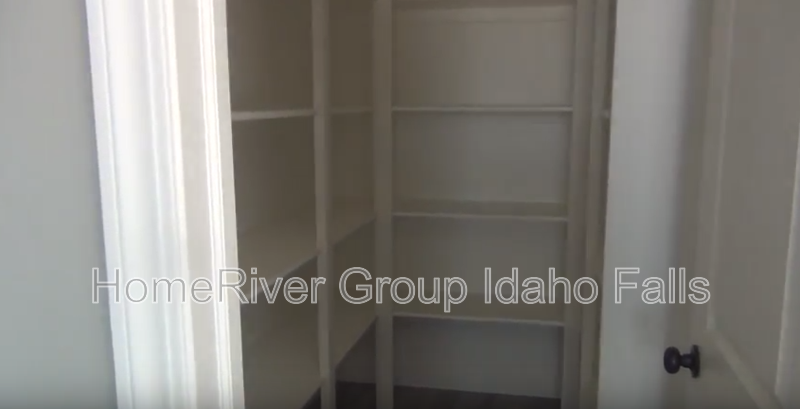 3131 Capri Dr - Photo 4 of 13