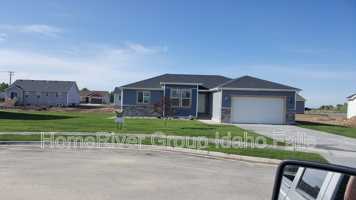 featured image of 3131 Capri Dr