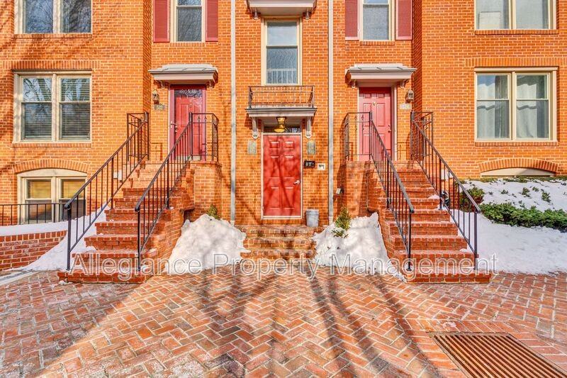 534 Colecroft Ct - Photo 2 of 35