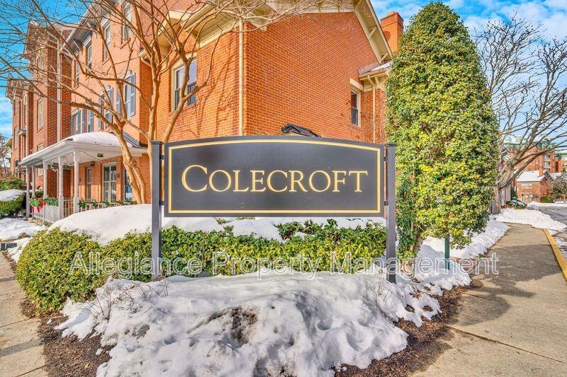 534 Colecroft Ct - Photo 3 of 35