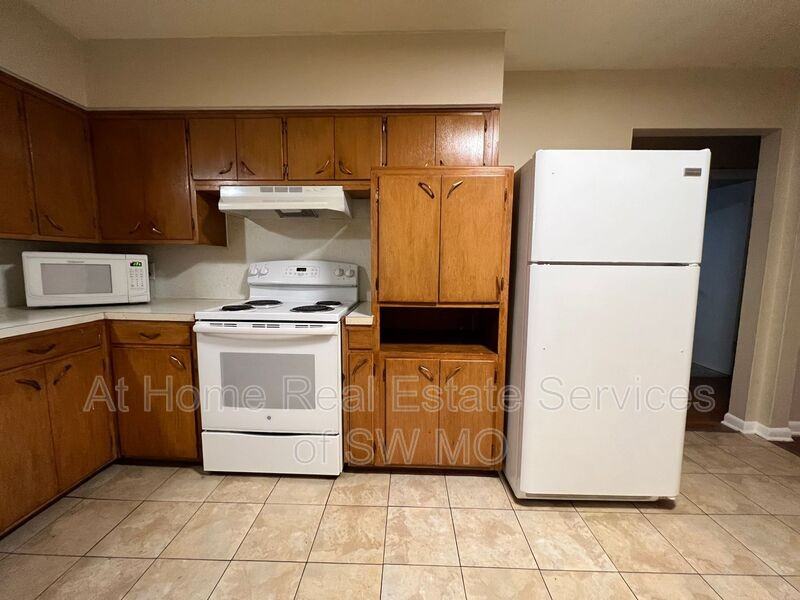 114 E Anderson St - Photo 7 of 11