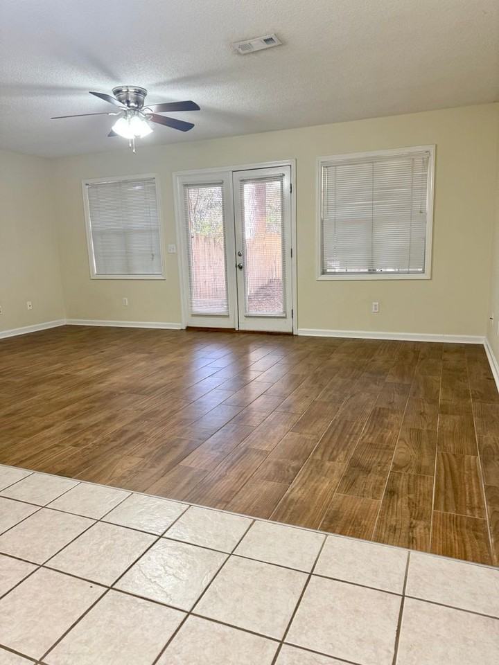 178 Commons Dr - Photo 3 of 15