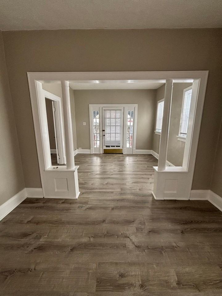 122 Fairlawn Ave - Photo 3 of 18
