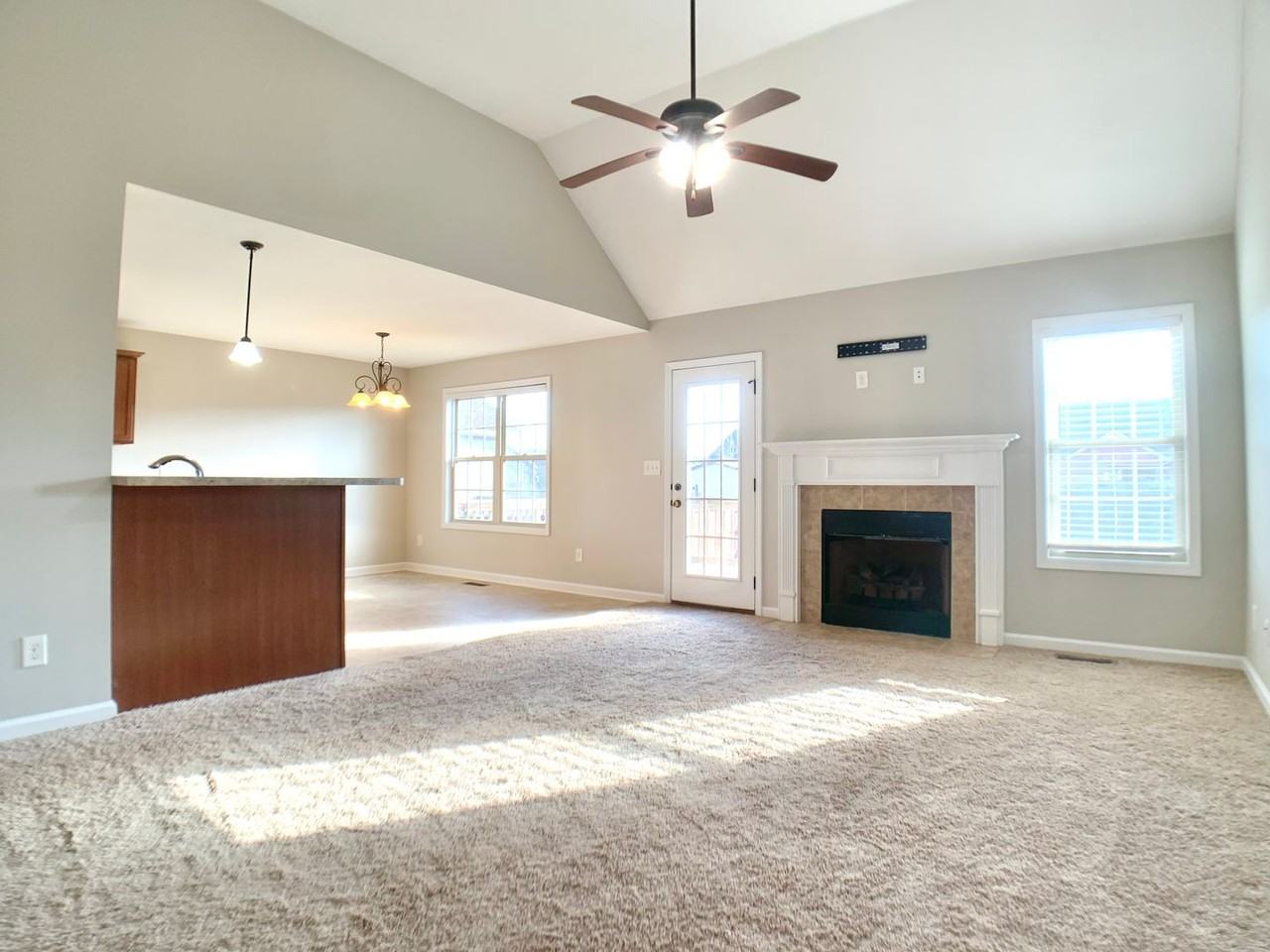 842 Shelton Cir - Photo 2 of 30