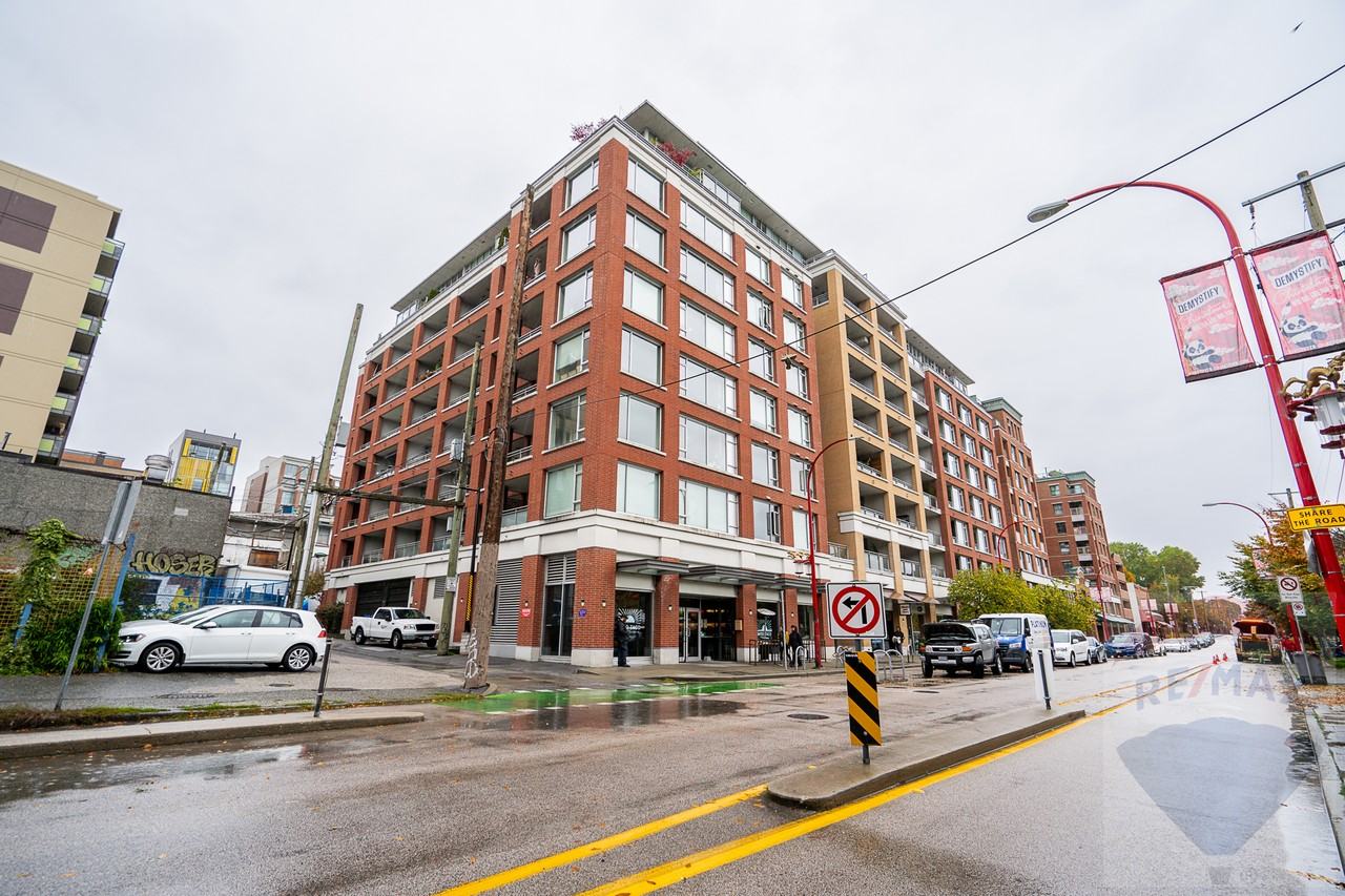 221 Union Street #301 - Photo 3 of 19