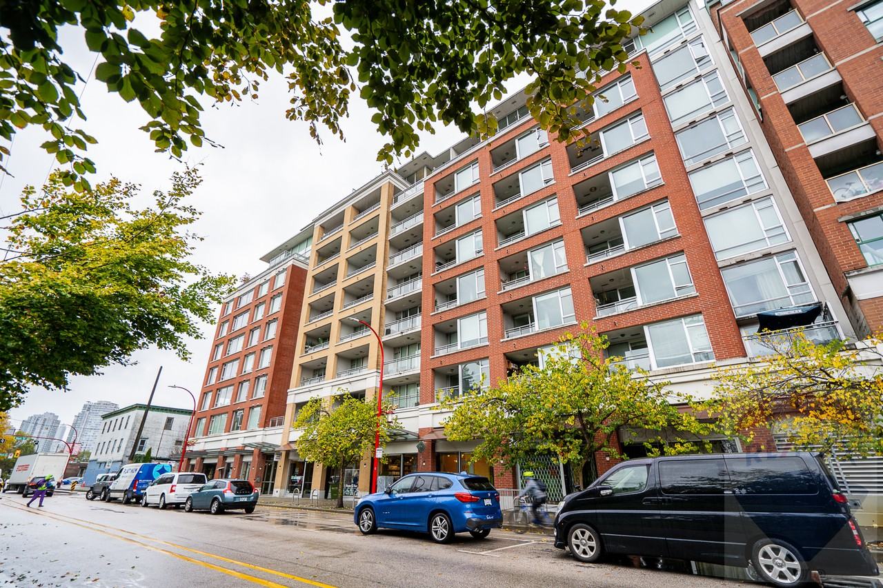 221 Union Street #301 - Photo 4 of 19