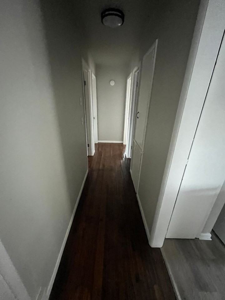 304 West 47th Street North - Photo 6 of 10