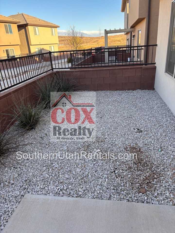 5940 S Belair St - Photo 3 of 21