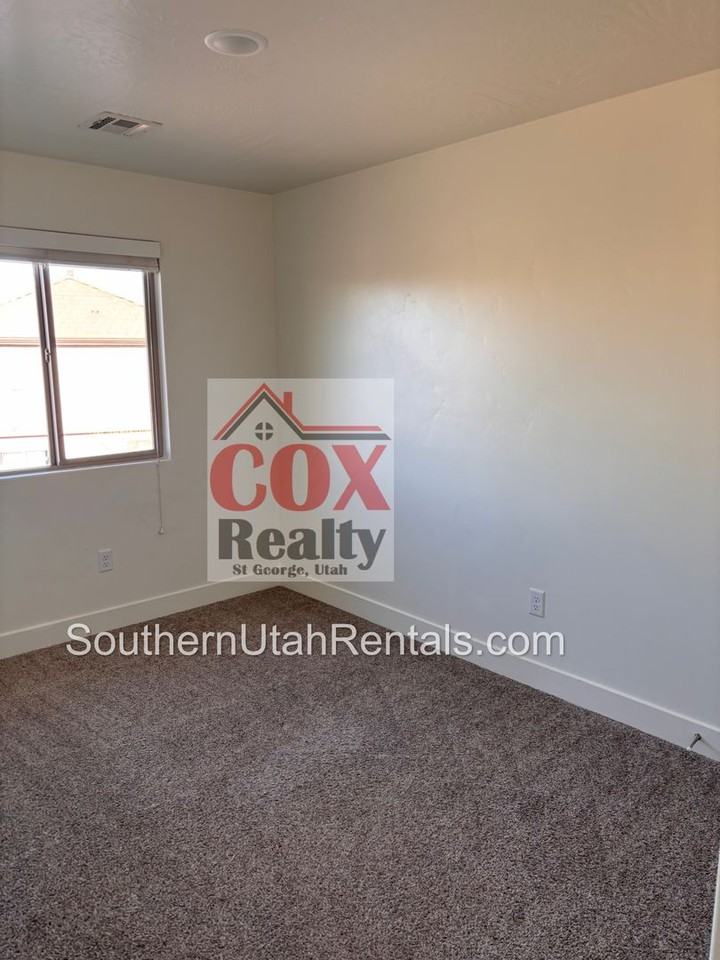 5940 S Belair St - Photo 7 of 21